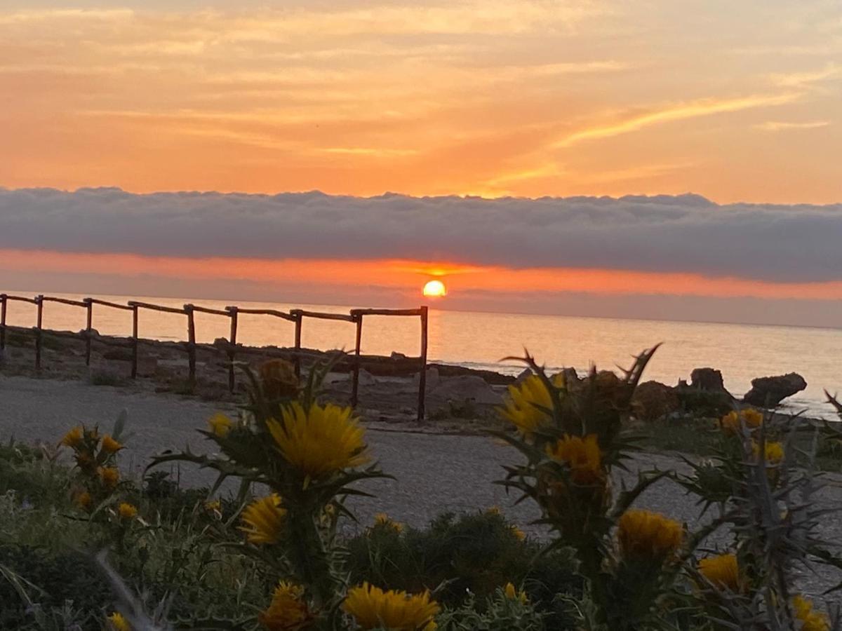 فندق Cala Di Ponente كاستيلوزو المظهر الخارجي الصورة
