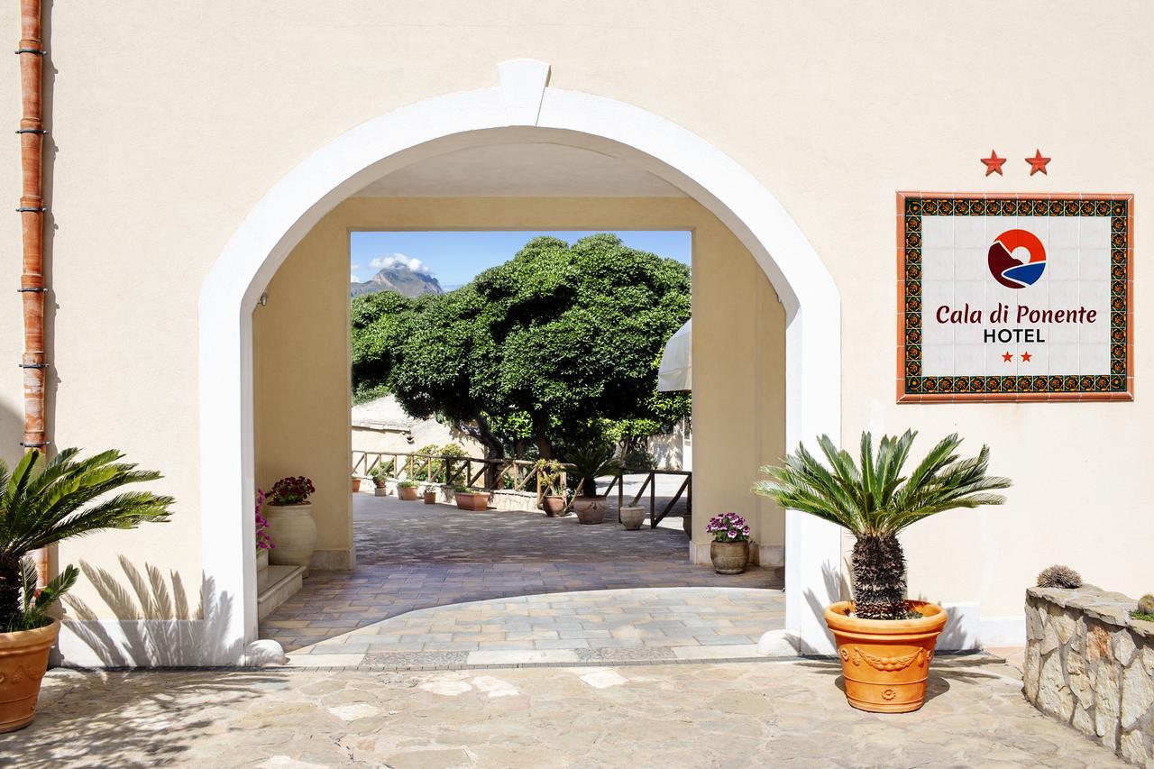 فندق Cala Di Ponente كاستيلوزو المظهر الخارجي الصورة